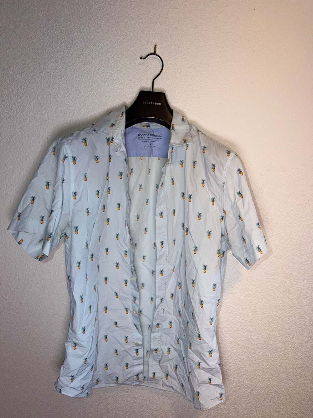 Banana Republic Short Sleeve Button-Down Shirt Size L Blue Pineapple Print